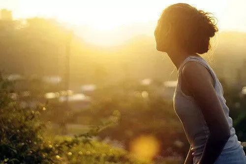 心灵驿站：为什么每天感恩能重塑你的生活品质？科学数据揭示惊人改变